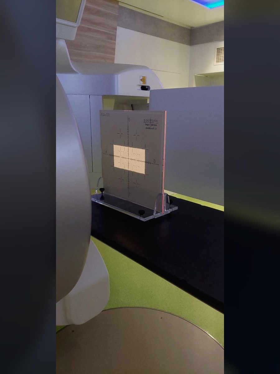 LINAC-Routine-QA mit Prüfkörper am Linearbeschleuniger